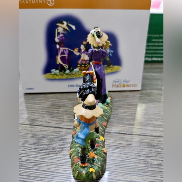 SOLD- Department 56 Little Ghouls' Field Trip - Picture 7 of 8